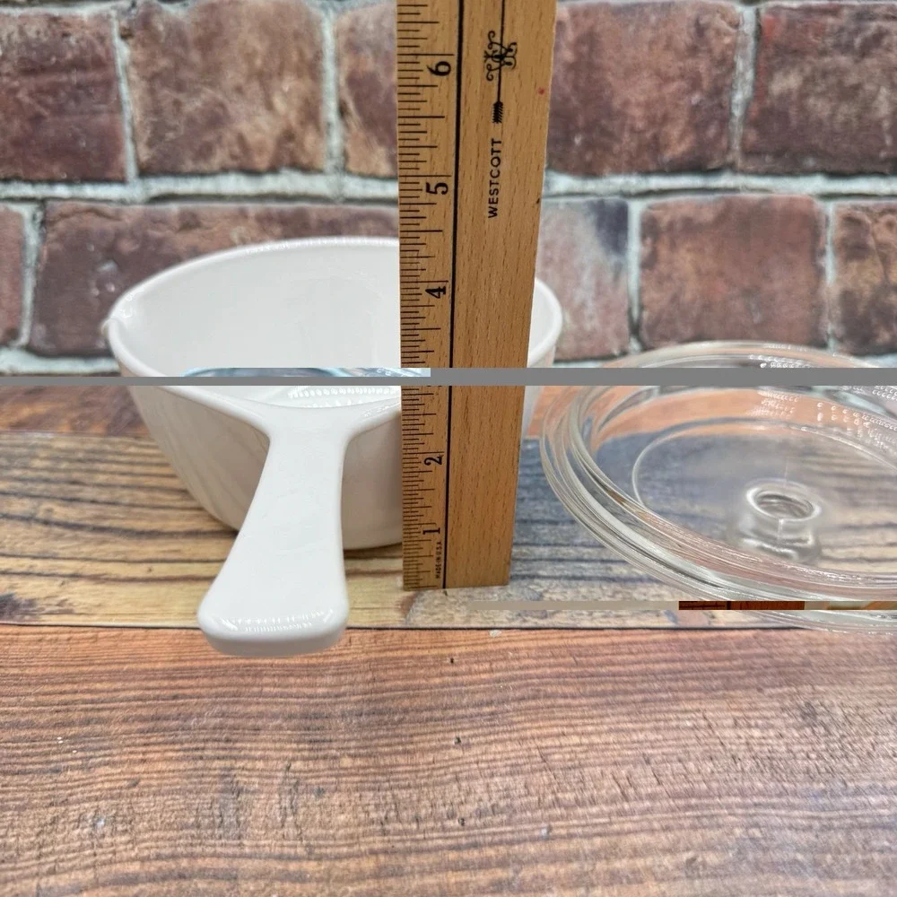 Corning Ware P-89-B White Coupe 2.5 Cup Sauce Pan with Pour Spout & Lid Vintage